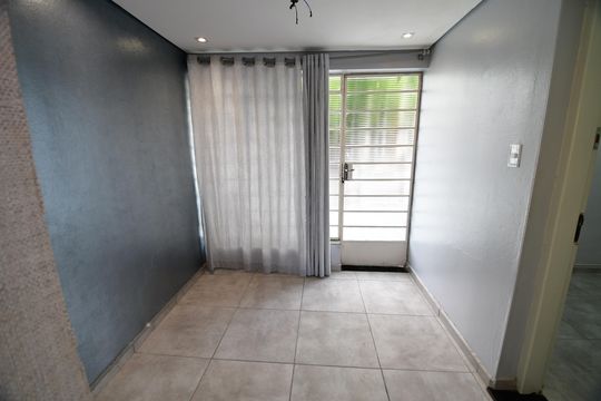 Hall de entrada de casa à venda com 2 quartos, 77m² em Taquaral, Campinas