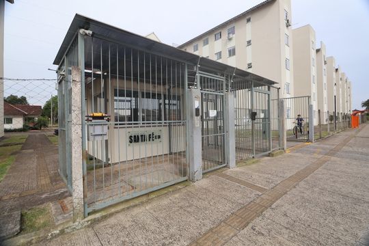 Fachada e portaria de apartamento para alugar com 2 quartos, 49m² em Olaria, Canoas