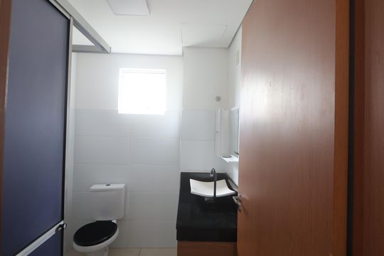 Banheiro de apartamento para alugar com 2 quartos, 49m² em Olaria, Canoas