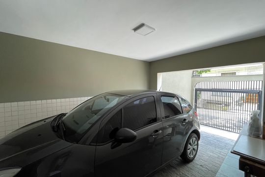 Garagem de casa à venda com 4 quartos, 171m² em Rolinópolis, São Paulo