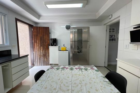 Cozinha de casa à venda com 4 quartos, 171m² em Rolinópolis, São Paulo