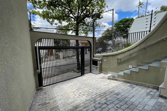 Garagem de casa à venda com 4 quartos, 171m² em Rolinópolis, São Paulo