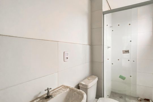 Banheiro de apartamento para alugar com 2 quartos, 44m² em Vila Ré, São Paulo