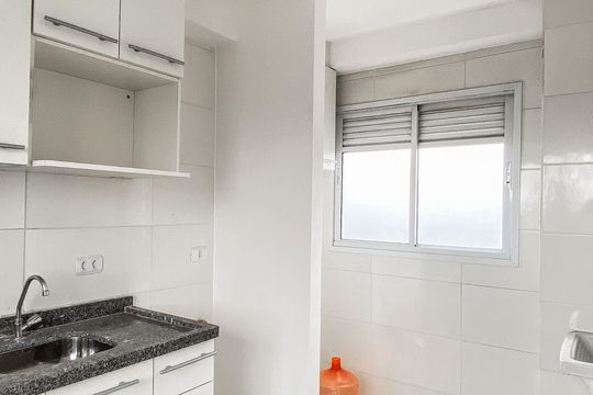 Cozinha de apartamento para alugar com 2 quartos, 44m² em Vila Ré, São Paulo