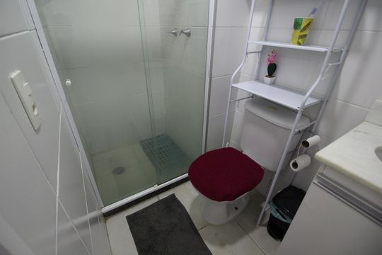 Banheiro de apartamento à venda com 2 quartos, 48m² em Jacarepaguá, Rio de Janeiro