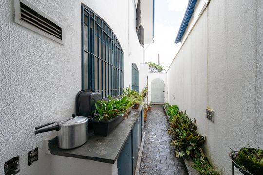 Corredor Externo de casa à venda com 3 quartos, 372m² em Planalto Paulista, São Paulo