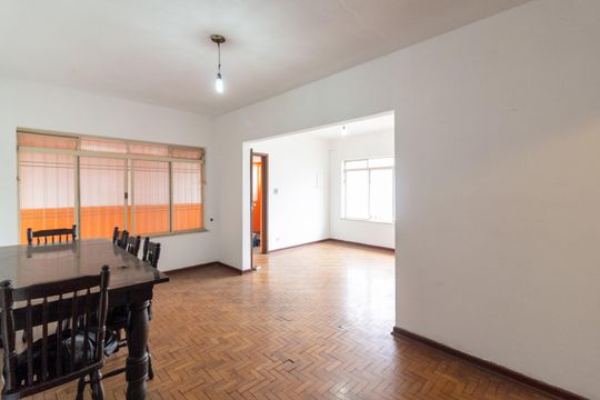 Casa para alugar com 3 quartos, 338m² em Jardim Nosso Lar, São Paulo