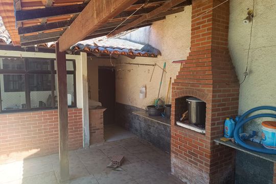 Casa à venda com 3 quartos, 175m² em Serra Grande, Niterói