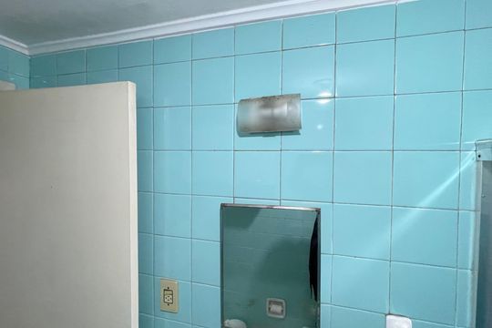 Banheiro de apartamento para alugar com 1 quarto, 38m² em Sé, São Paulo
