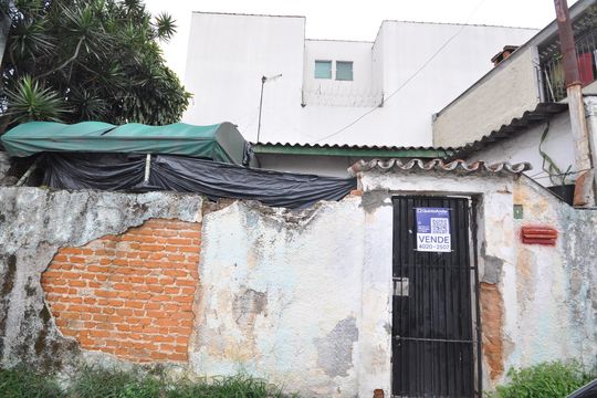 Fachada de casa à venda com 1 quarto, 72m² em Guapira, São Paulo