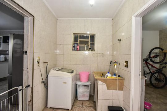 Área de Serviço  de casa à venda com 3 quartos, 200m² em Jardim Monte Kemel, São Paulo
