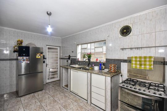 Cozinha de casa à venda com 3 quartos, 200m² em Jardim Monte Kemel, São Paulo