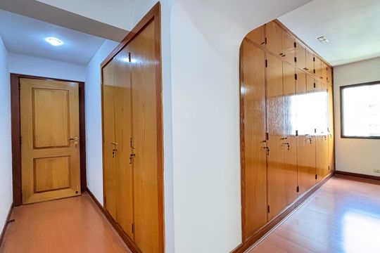Suíte 2 de apartamento à venda com 3 quartos, 242m² em Indianópolis, São Paulo