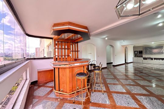Apartamento à venda com 3 quartos, 242m² em Indianópolis, São Paulo