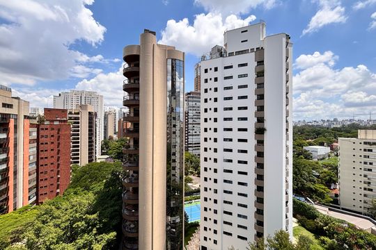 Vista de apartamento à venda com 3 quartos, 242m² em Indianópolis, São Paulo