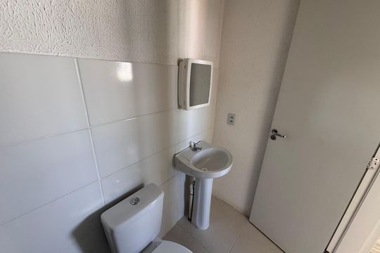 Banheiro de apartamento para alugar com 2 quartos, 55m² em Feitoria, São Leopoldo