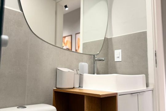 Banheiro  de apartamento à venda com 2 quartos, 45m² em Jardim Nova Europa, Campinas