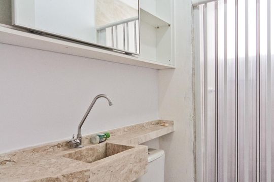 Banheiro de apartamento à venda com 2 quartos, 42m² em Parque Nações Unidas, São Paulo