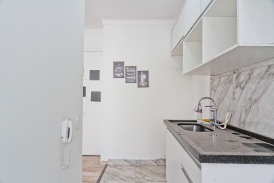 Cozinha de apartamento à venda com 2 quartos, 42m² em Parque Nações Unidas, São Paulo