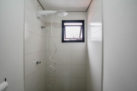 Banheiro da Suíte de apartamento à venda com 2 quartos, 106m² em Vila Curuçá, Santo André