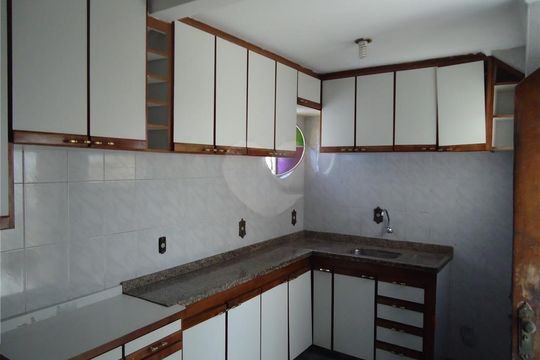 Casa à venda com 5 quartos, 195m² em Parque Sao Domingos, São Paulo