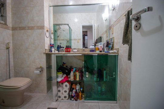 Banheiro de apartamento à venda com 3 quartos, 80m² em Tijuca, Rio de Janeiro