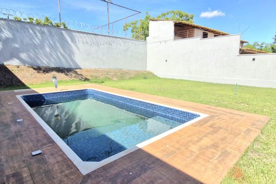 Casa à venda com 3 quartos, 500m² em Várzea, Lagoa Santa