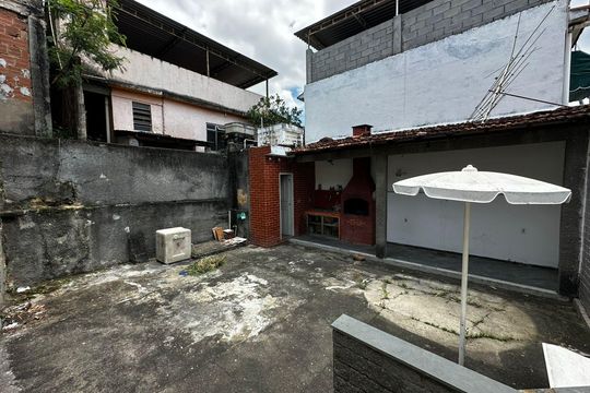Casa para alugar com 4 quartos, 305m² em Encantado, Rio de Janeiro