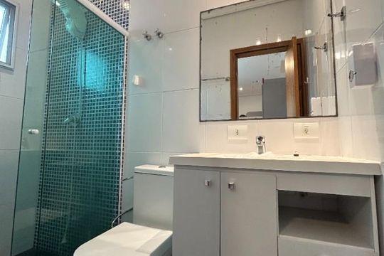 Casa para alugar com 4 quartos, 330m² em Vila Mazzei, São Paulo