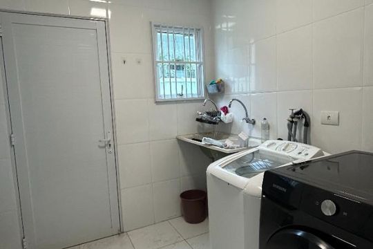 Casa para alugar com 4 quartos, 330m² em Vila Mazzei, São Paulo