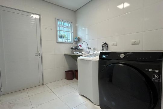 Casa para alugar com 4 quartos, 330m² em Vila Mazzei, São Paulo