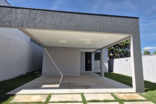 Casa à venda com 3 quartos, 500m² em Várzea, Lagoa Santa