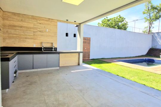 Casa à venda com 3 quartos, 500m² em Várzea, Lagoa Santa