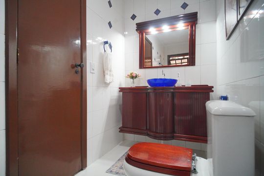 Banheiro da Suíte de casa à venda com 2 quartos, 600m² em Pátria Nova, Novo Hamburgo