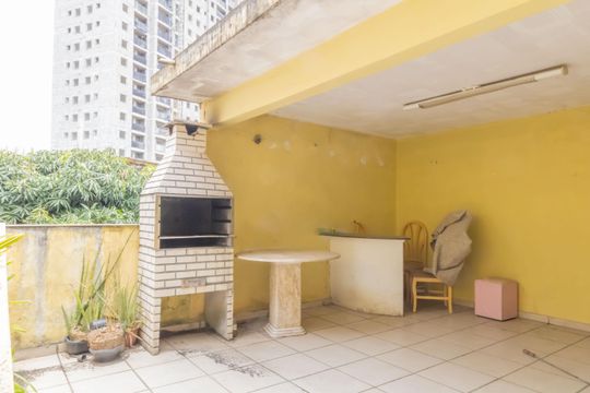 Churrasqueira de casa à venda com 6 quartos, 400m² em Quitaúna, Osasco