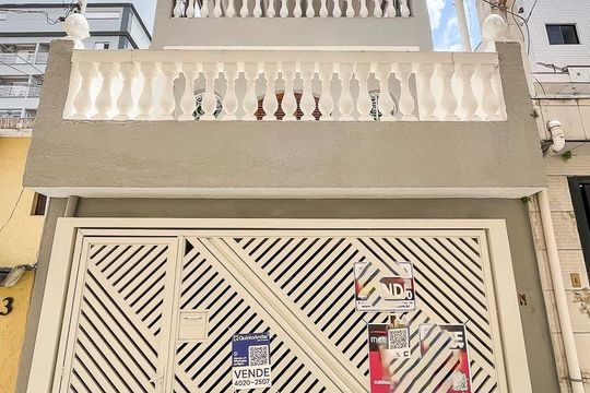 Fachada + plaquinha de casa à venda com 3 quartos, 150m² em Santa Maria, São Caetano do Sul