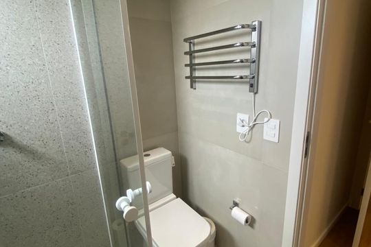 Banheiro da Suíte 2 de apartamento à venda com 3 quartos, 154m² em Jardim Caravelas, São Paulo