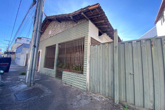 Casa para alugar com 8 quartos, 950m² em Inconfidentes, Contagem