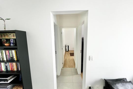 Corredor de apartamento à venda com 2 quartos, 55m² em Jardim das Laranjeiras, São Paulo