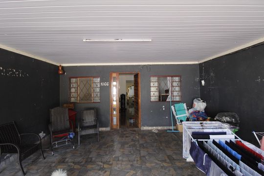 Garagem de casa para alugar com 3 quartos, 106m² em Costa E Silva, Porto Alegre