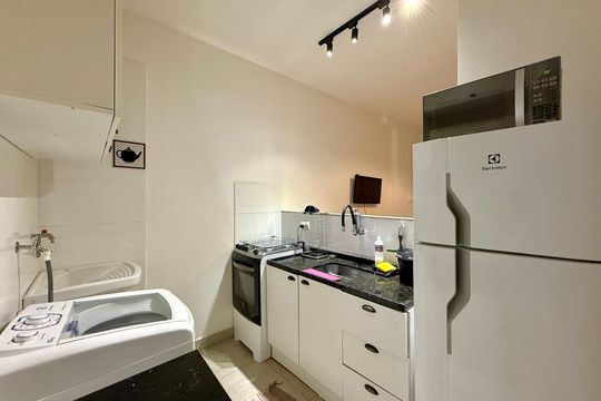Cozinha de casa para alugar com 1 quarto, 35m² em Chácara Santo Antônio (zona Sul), São Paulo