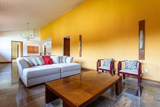 Sala de casa à venda com 5 quartos, 1500m² em Vargem Grande, Rio de Janeiro