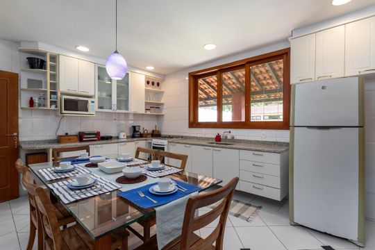 Cozinha de casa à venda com 5 quartos, 1500m² em Vargem Grande, Rio de Janeiro
