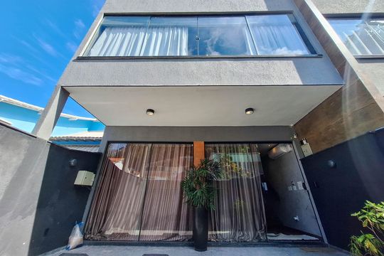 Quintal de casa à venda com 4 quartos, 240m² em São Francisco, Niterói