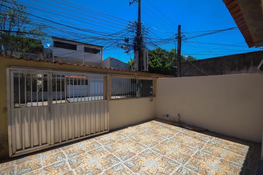 Quintal de casa para alugar com 2 quartos, 168m² em Santa Eugenia, Nova Iguaçu