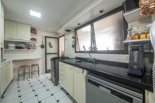 Cozinha de apartamento à venda com 3 quartos, 116m² em Brooklin Novo, São Paulo