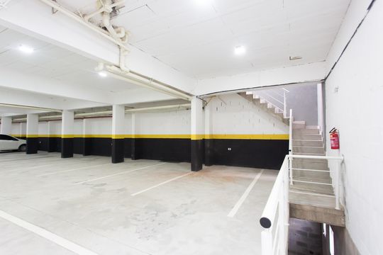 Garagem  de casa à venda com 2 quartos, 87m² em Itaquera, São Paulo