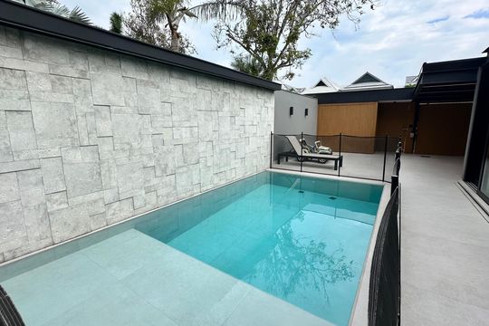 Piscina de casa de condomínio à venda com 4 quartos, 400m² em Barra da Tijuca, Rio de Janeiro