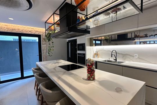 Cozinha de casa de condomínio à venda com 4 quartos, 400m² em Barra da Tijuca, Rio de Janeiro