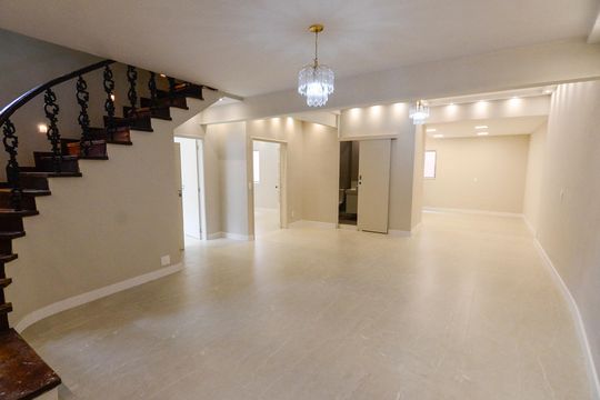 Sala de casa para alugar com 5 quartos, 400m² em Grajaú, Rio de Janeiro